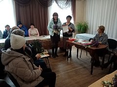 Краснознаменцы делают блиндажные свечи, плетут маскировочные сети, участвуют в благоустройстве