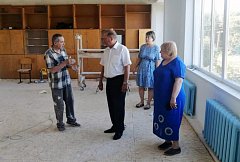 Глава района проинспектировал ход работ по ремонту помещения для размещения Центра «Точка роста» в Алексеевской школе