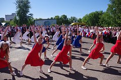  Для аркадакских выпускников прозвенел последний звонок