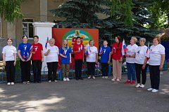 Глава района принял участие в торжественной церемонии поднятия российского триколора