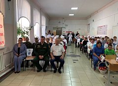 Таманцы встретились с аркадакскими студентами-медиками и наградили волонтёров 