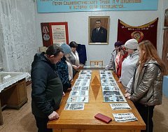 В Краснознаменском музее провели экскурсию для работников культуры Большежуравского муниципального образования
