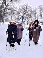 Аркадакские женщины снова взяли в руки лыжные  палки