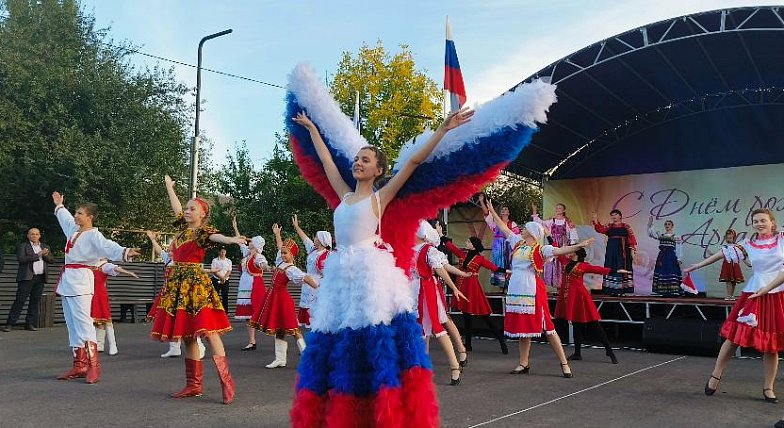 Жителей Аркадакского района ждут фестивали народных культур, выставки, концерты, театральные и музейные, танцевальные проекты