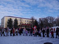 Аркадакцы водили Рождественский хоровод на городской площади 