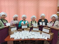 Ароматный привет послали аркадакские "серебряные" волонтёры бойцам на передовую