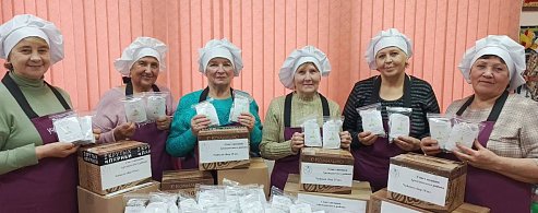 Ароматный привет послали аркадакские "серебряные" волонтёры бойцам на передовую