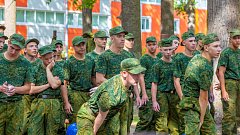 Саратовские гвардейцы стали победителями в соревнованиях по гиревому спорту