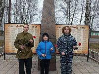 Участники патриотического отряда «Факел» из Ольшанки готовят книги Памяти погибших односельчан