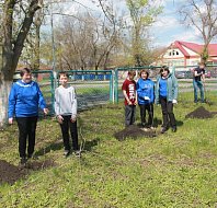 Аркадакские волонтёры "серебряного" возраста присоединились к акции "Сад Памяти"