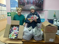 Из Аркадакского района ушли грузы с новогодними подарками бойцам 