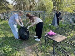 Аркадакцы благоустроили могилы ветеранов