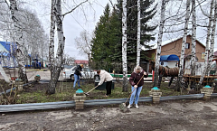 Сотрудники Аркадакской ветстанции наводят порядок и дарят городу чистоту 