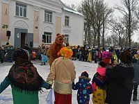 В Аркадаке сегодня провожали зиму блинами и хороводами