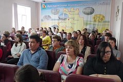 В Аркадаке семьям погибших участников СВО вручили памятные знаки