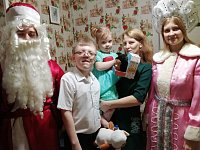 Студенты-медики подарили аркадакским семьям и их детям «новогоднее чудо»
