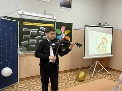 Аркадакские школьники удивили своих мам необычными поздравлениями 