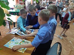 Ученики третьей школы совершили экскурсию в мир книг