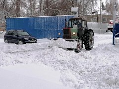 В Аркадакском районе дорожные службы борются со снегом  