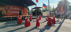 Патриотические песни звучали с аркадакской сцены в День Победы