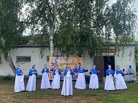 «Аркадакские бабушки» выступили перед жителями Ольшанки