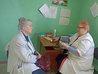Мобильная бригада медиков посетила жителей села Росташи