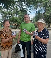 «Серебряные» волонтеры призвали жителей Аркадака поддержать всероссийскую акцию «Свеча памяти» и зажечь свои свечи