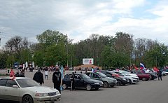 В Аркадаке прошёл автопробег в честь 80-летия Великой Победы