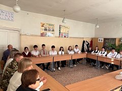 В школе №1 Аркадака для старшеклассников провели урок мужества «Не ради славы и наград»