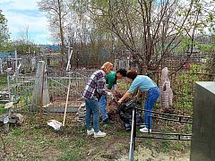 Аркадакская молодёжь присоединилась к акции «Убери могилу ветерана»
