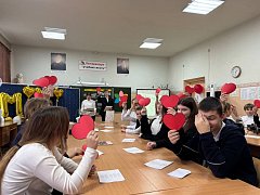 Аркадакские школьники удивили своих мам необычными поздравлениями 