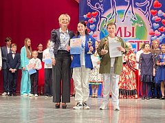 Юные аркадакские вокалисты приняли участие во Всероссийском конкурсе «Хрустальное сердце мира 2023»