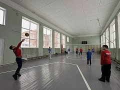 Встречи на волейбольной площадке аркадакские школьники посвящали празднику 23 февраля 