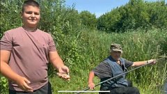  Как аркадакские «серебряные» волонтёры и отряд «Поколение» варили уху