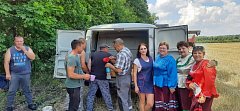 Росташовские артисты подарили музыкальные минуты отдыха труженикам полей
