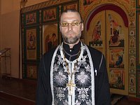 Накануне Светлой Пасхи священник дает напутствие православным аркадакцам