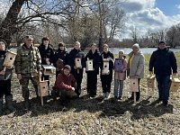 В заказнике «Центральный» разместили сделанные школьниками скворечники