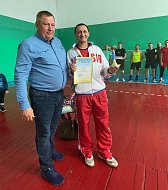 В память об учителе физкультуры в Росташах прошел турнир по волейболу