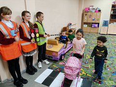 Новосельским дошколятам рассказали о правилах поведения на дороге