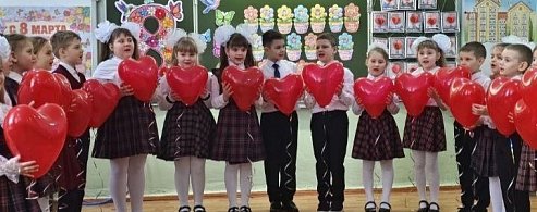 Аркадакские первоклашки покорили сердца своих мам и бабушек