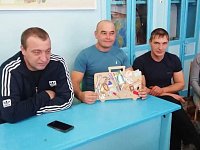 Ивановские школьники поздравили пап с Днём отца