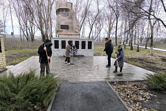 Краснознаменцы дружно наводят порядок в селе