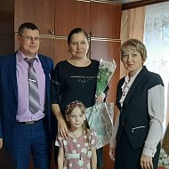 В Аркадакском районе на дому поздравили женщин-матерей с их праздником 