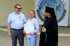 Аркадакские артисты приняли участие в X Открытом региональном фестивале православного фольклорного творчества «Троице Святая, слава Тебе!»