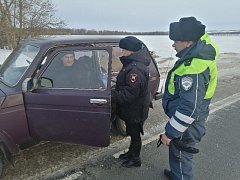 В Аркадаке дорожные полицейские вместе с общественниками провели акцию, направленную на предупреждение дорожно-транспортных происшествий