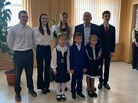 Искренние улыбки и добрые пожелания  в день рождения получил депутат в своем округе от земляков