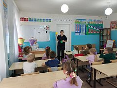 Аркадакские дошколята освоили правила дорог и светоотражатели