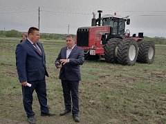 Губернатор  Роман Бусаргин побывал на посевных полях фермерского хозяйства Сергея Ильина