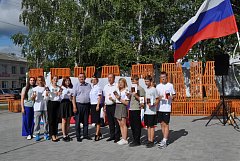 В День Государственного флага РФ в Аркадаке торжественно вручили паспорта