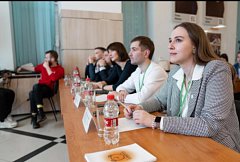 Сотрудники аркадакского центра «Молодёжь плюс» стали участниками межрегионального форума "С понедельника"